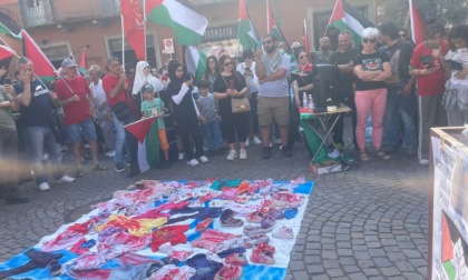Solidarietà per il popolo della Palestina, presidio in piazza Manara a Treviglio