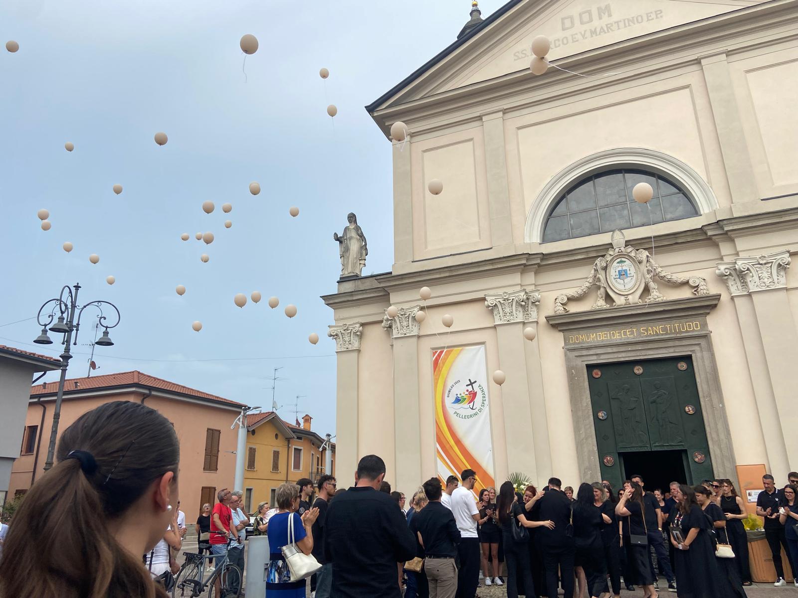 Ciserano funerale Evelyne Salimusaj