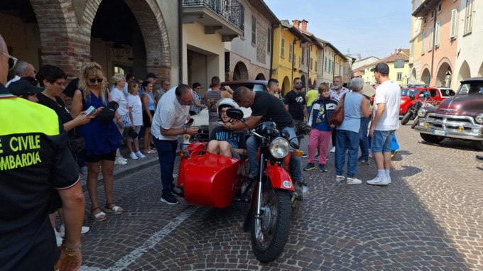 E’ nata una nuova associazione e per l’occasione ragazzi disabili sfrecciano con i bikers