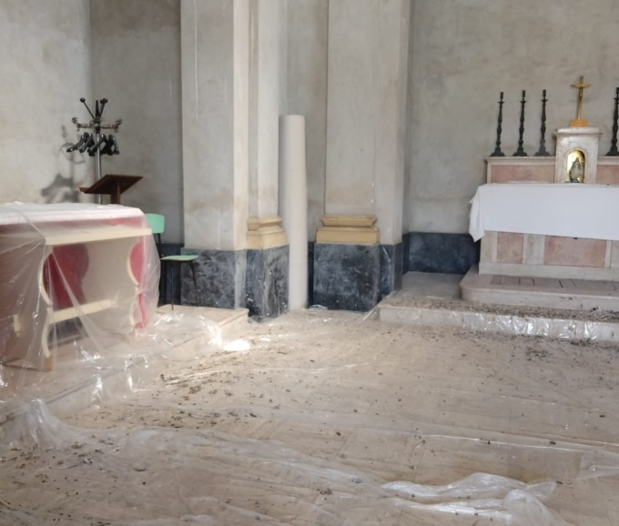 Cimitero ostaggio dei piccioni: degrado e sporcizia indignano i cittadini