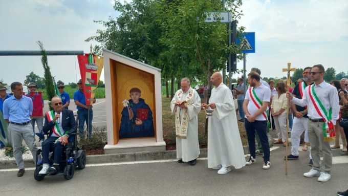 Una nuova santella per Sant’Antonio da Padova: il paese del sindaco Trapattoni cresce ancora
