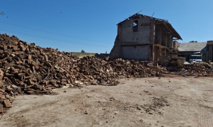 Crolla un cascinale, muoiono 15 vitelli