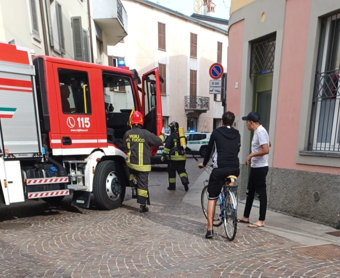 Esplosioni in pieno centro, una fuga di gas la probabile causa