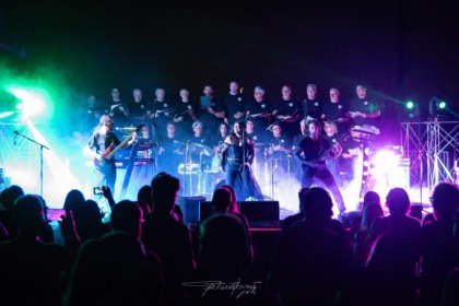 Il Coro Icat di Treviglio incanta con la potenza della musica metal