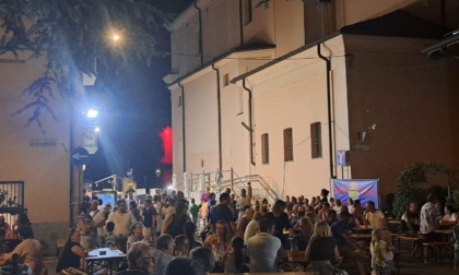 Tutti in strada nella "Notte sotto le stelle"
