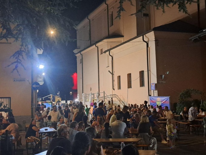 Tutti in strada nella “Notte sotto le stelle”