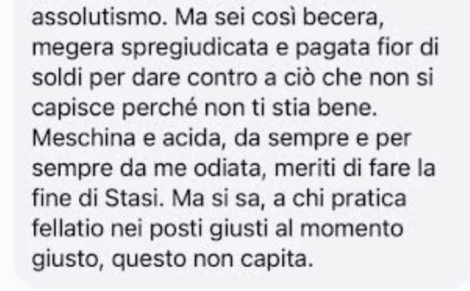 L’hater la insulta per messaggio, la Lucarelli lo espone pubblicamente con volto e nome: è di Bariano