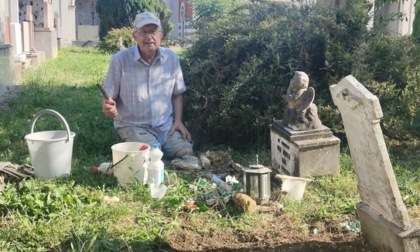 Restaura le tombe dei neonati e salva la memoria collettiva