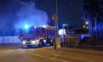 Torna il piromane di Pontirolo, un'altra automobile in fiamme nella notte