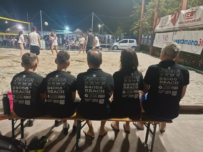 Romano ricorda Renato Raniero: il “Beach 24058” anima la piazza nel suo nome