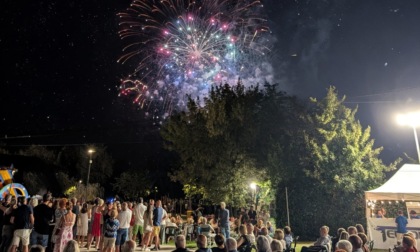 Fornovo esplode di luci e colori, successo per lo spettacolo pirotecnico di San Rocco