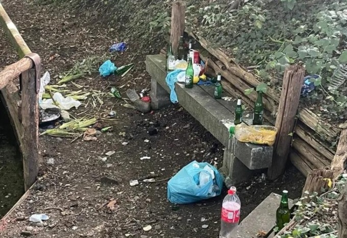 Fontanino trasformato in griglia: blitz del consigliere Danelli per fermare barbecue abusivo