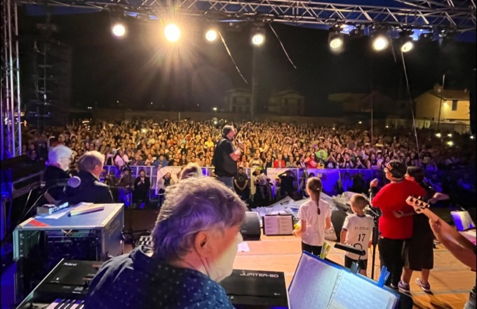 Oltre milleseicento persone a Morengo per il concerto dei “Nomadi”