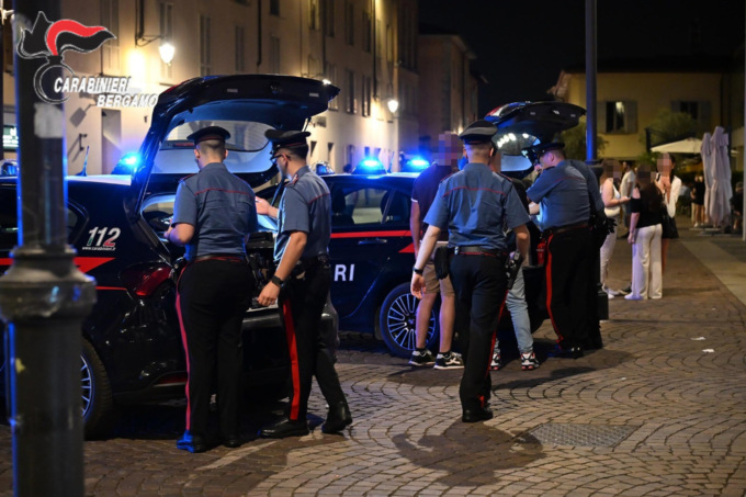 A Treviglio e Caravaggio la “generazione maranza” sotto l’occhio dell’Arma: trovata ketamina e hashish