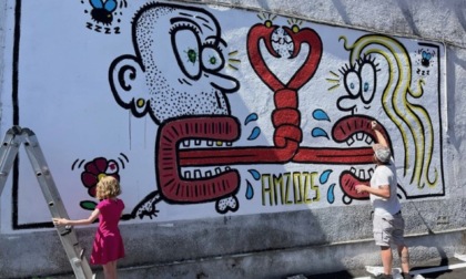 Un murale per rispondere al razzismo con la forza dell'arte