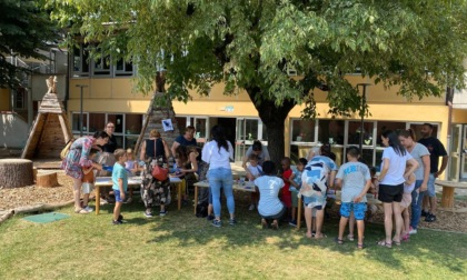Volontari con disabilità affiancano le insegnanti nella scuola materna di Rivolta d'Adda