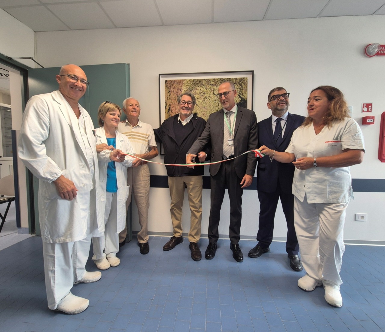 In dono all’ospedale un quadro per la pace, inaugurato oggi nel reparto di Medicina