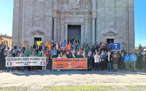 Gli artiglieri celebrano 25 anni di storia ed è festa grande con un raduno provinciale
