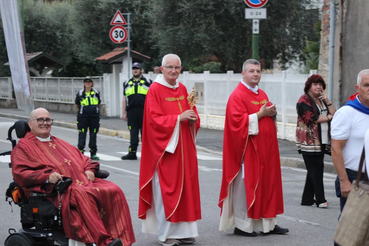 La comunità festeggia il santo patrono e saluta don Francesco e don Giulio