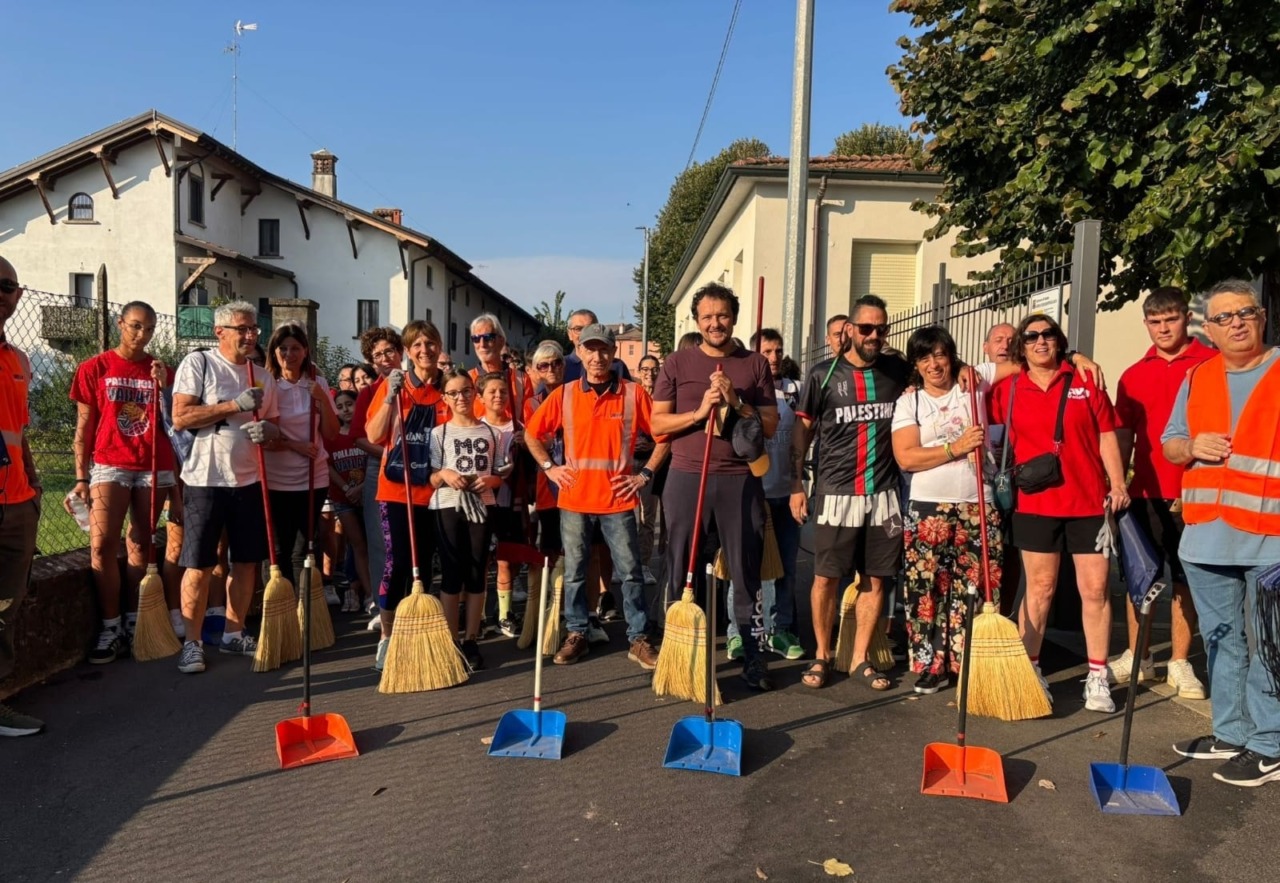 Un “esercito” di volontari per ripulire strade e parchi con “Rifiutando”