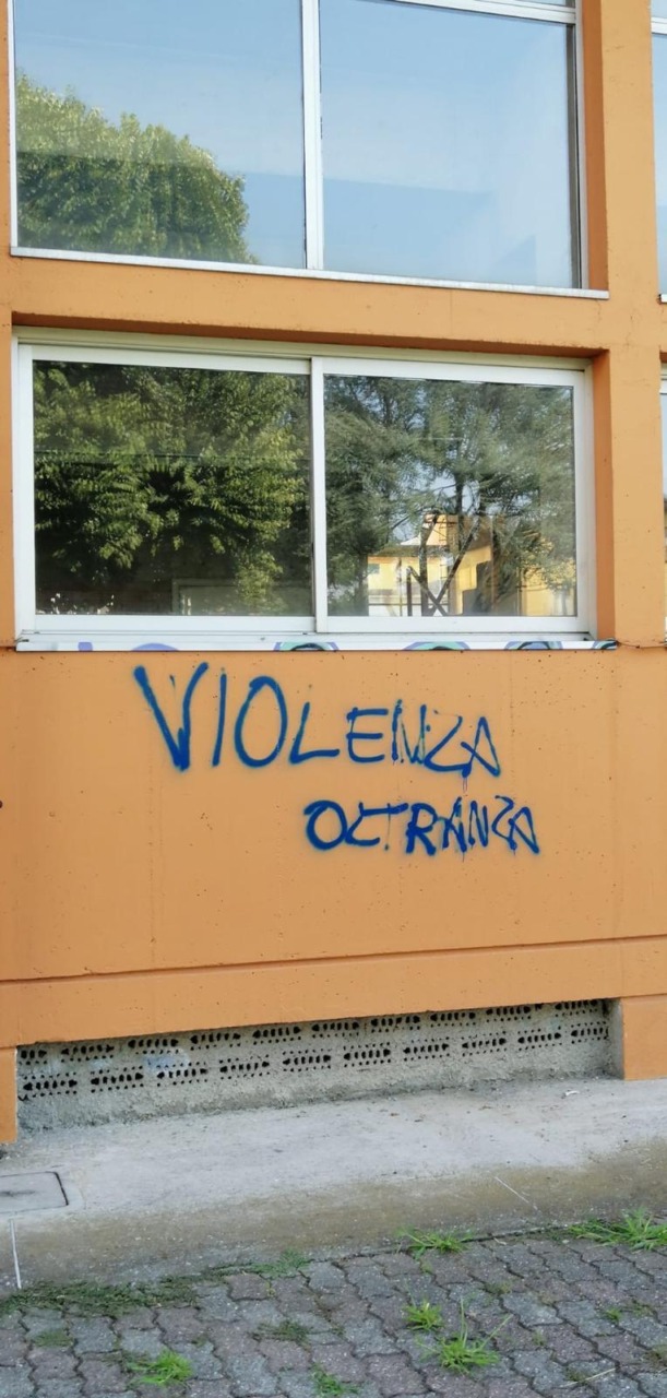 Ultras dell’Atalanta imbrattarono la mensa delle medie, denunciati dalla Polizia locale