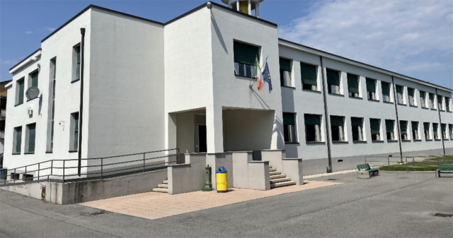 Sostituiti i pluviali rubati alla Primaria, danno da (quasi) 3mila euro