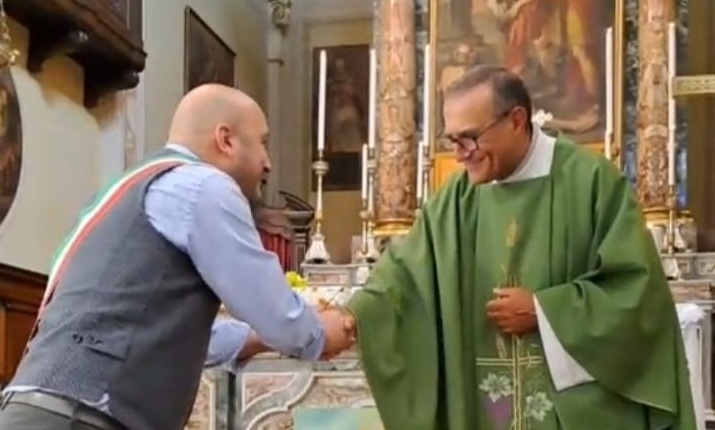 Un abbraccio lungo quindici anni: Sergnano saluta don Francesco Vailati