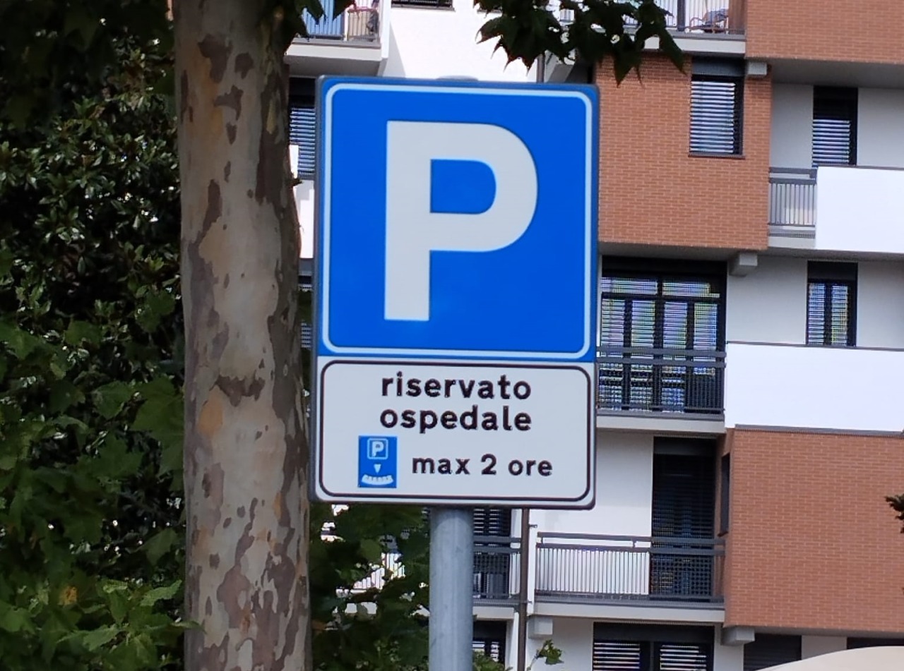 A Treviglio “scoppia” un caso per i parcheggi tra Casa di riposo e Asst Bg Ovest