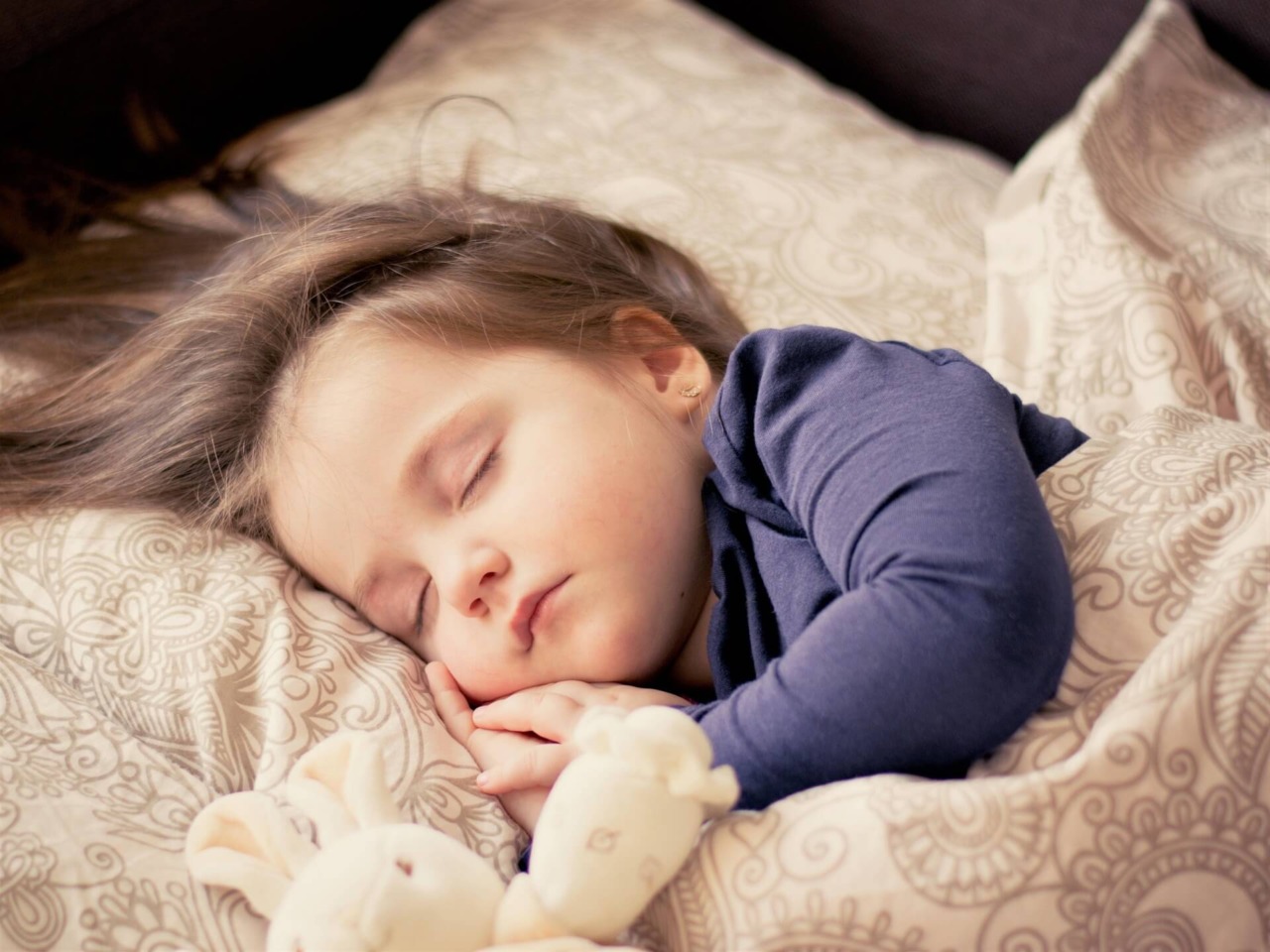 Cameretta Montessori: il letto come idea per uno spazio che cresce con il bambino