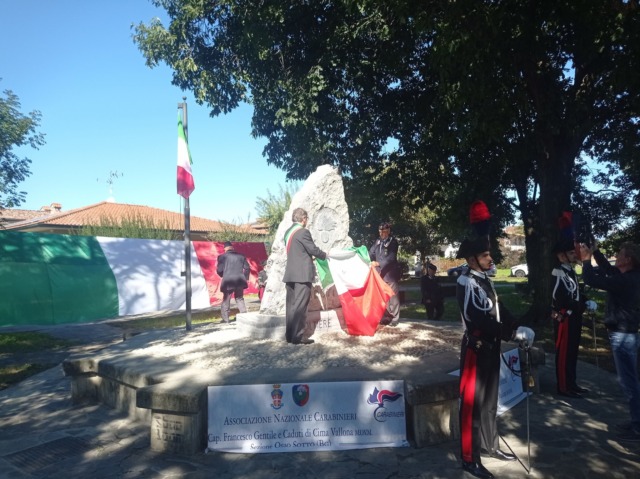 Anche a Boltiere il “grazie” ai carabinieri è scolpito nel marmo