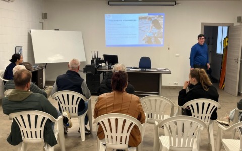 Il defibrillatore può salvarti la vita: grazie a “Vivere” un corso per imparare a utilizzarlo