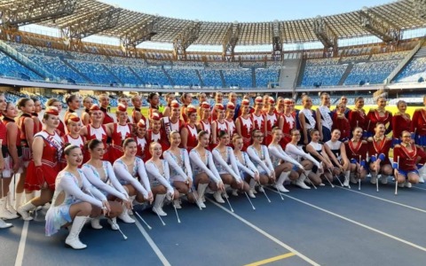 Le majorettes di Cividate premiate allo Stadio Maradona di Napoli