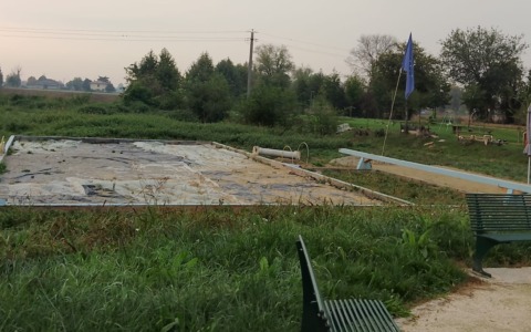 Atti vandalici lungo la roggia Fontanone fanno emergere un abusivismo nascosto