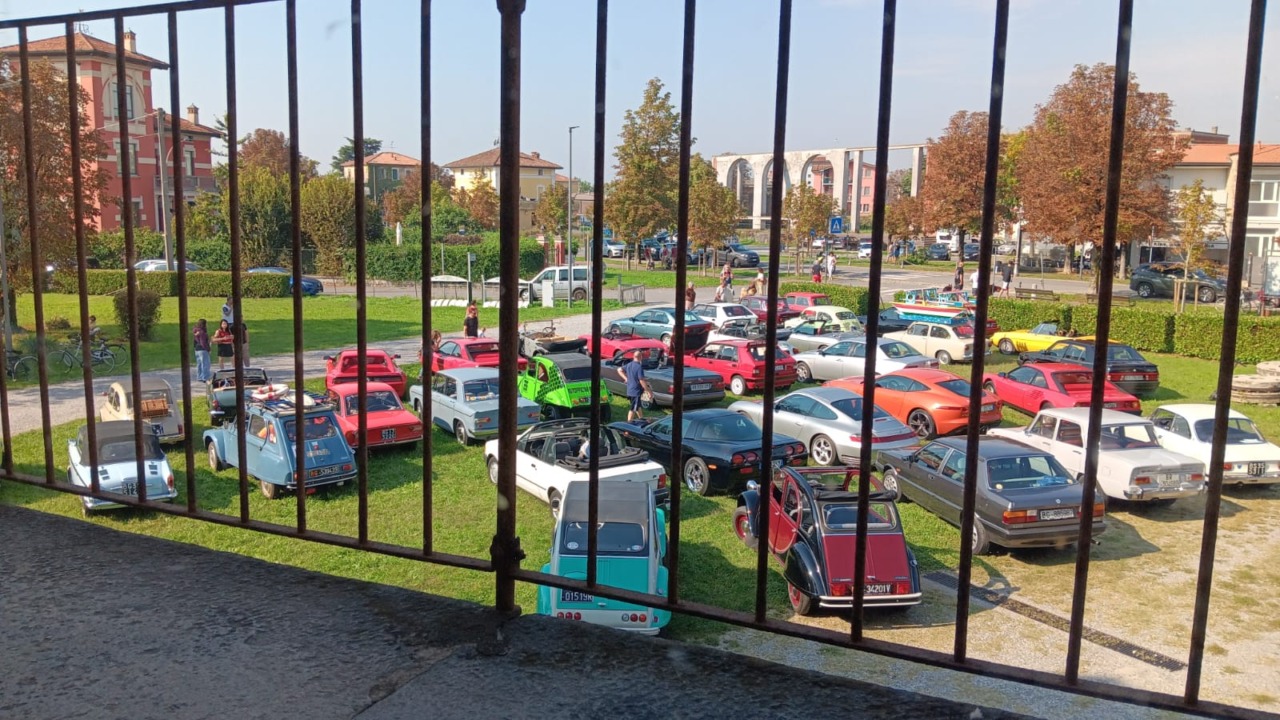 A Brignano le auto d’epoca sfilano con l’Avis
