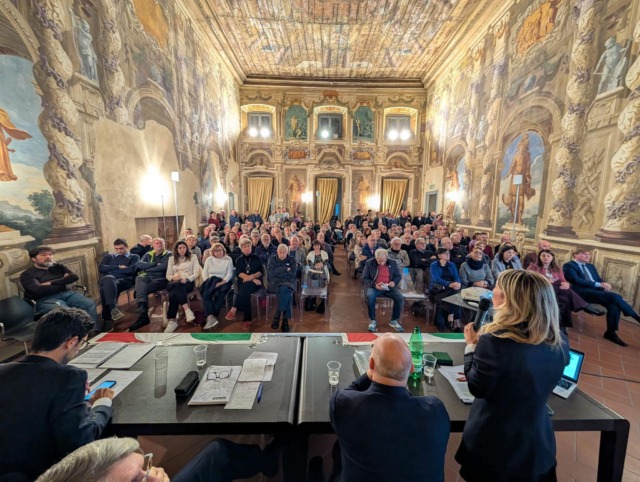 Sanità a confronto, la serata del PD con Bonaccini fa il pieno a Palazzo Visconti