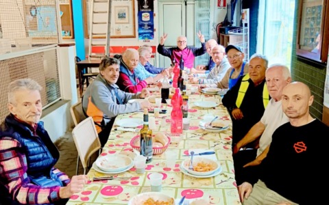 La bocciofila canonichese chiude i battenti, l’ultimo pranzo di gruppo prima del trasloco a Boltiere