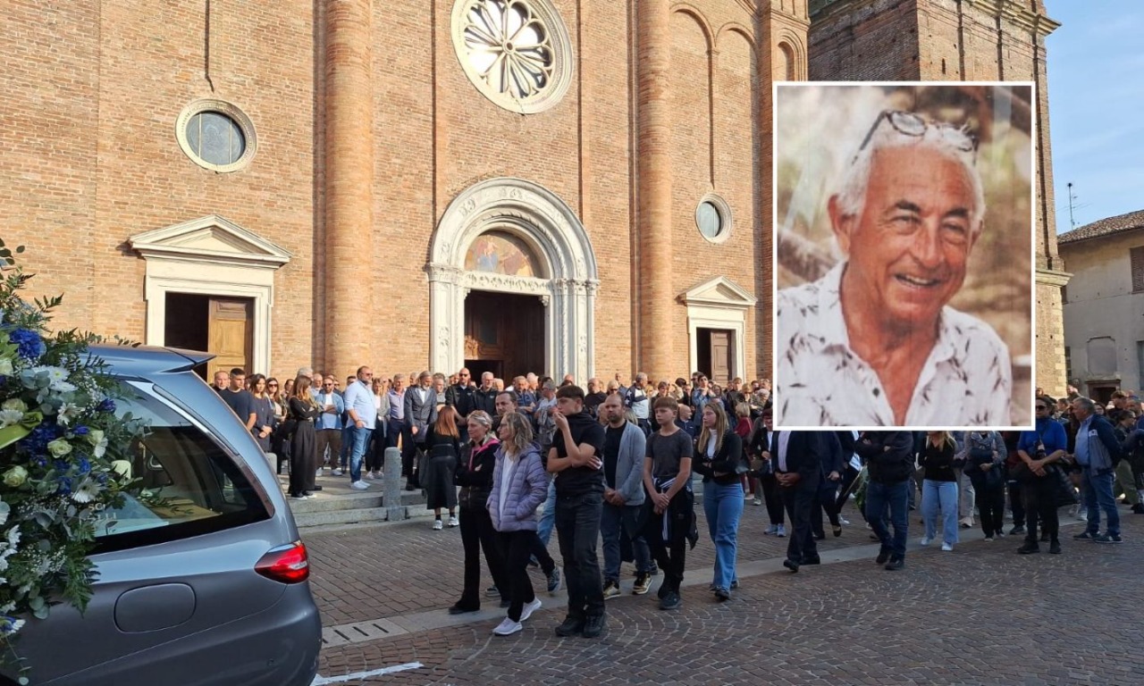Caravaggio si ferma per l’ultimo saluto a Tano: “Grazie papà per averci insegnato a credere in noi”