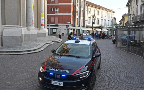 Stretta dei carabinieri contro le bande giovanili, denunce e arresti per droga e rapine