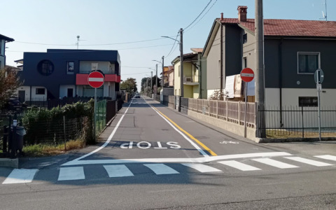 Via Donizetti a senso unico con un nuovo percorso ciclopedonale