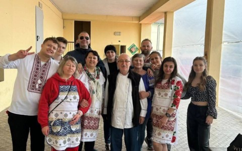 “Insieme siamo la forza”, oltre 140 persone al pranzo di solidarietà per l’Ucraina