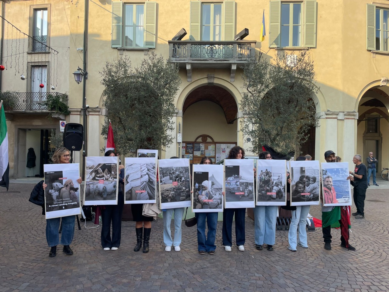 Treviglio ancora in piazza per la Palestina: “Si continua a sparare, la pace non c’è”