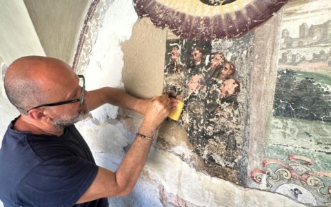 Nell’ex asilo di via Polidoro Caldara un ciclo di affreschi del ‘600 e opere di Trento Longaretti