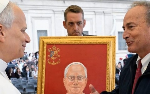 Il sogno di Saulo Ambrosini: l’artista che dona arte incontra Papa Leone XIV