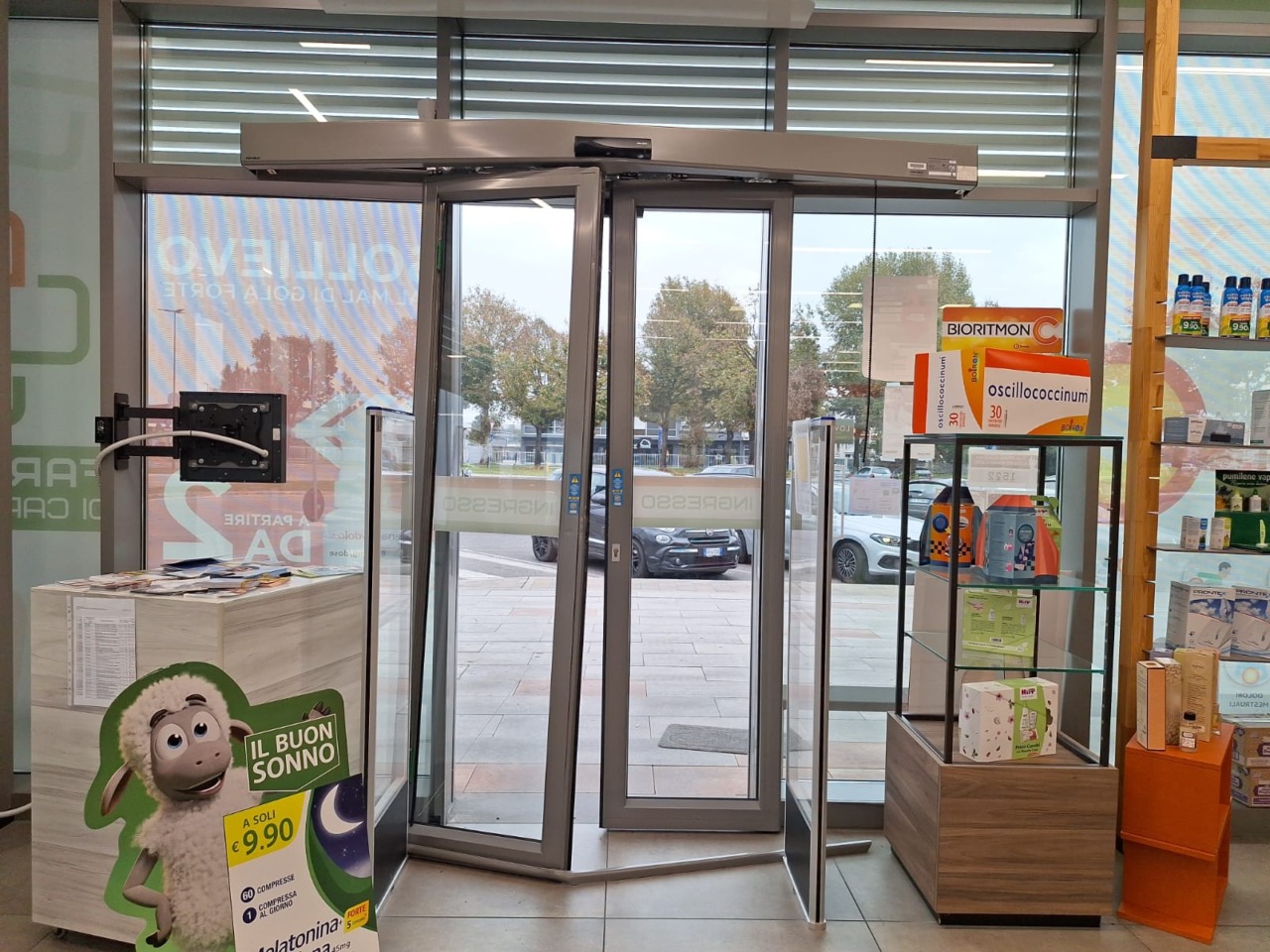 Furto nella notte alla farmacia Antonioli, rubato l’incasso