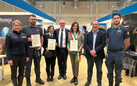 Salvarono un uomo da un’aggressione, encomio per la comandante Vendramini e l’agente Estelli