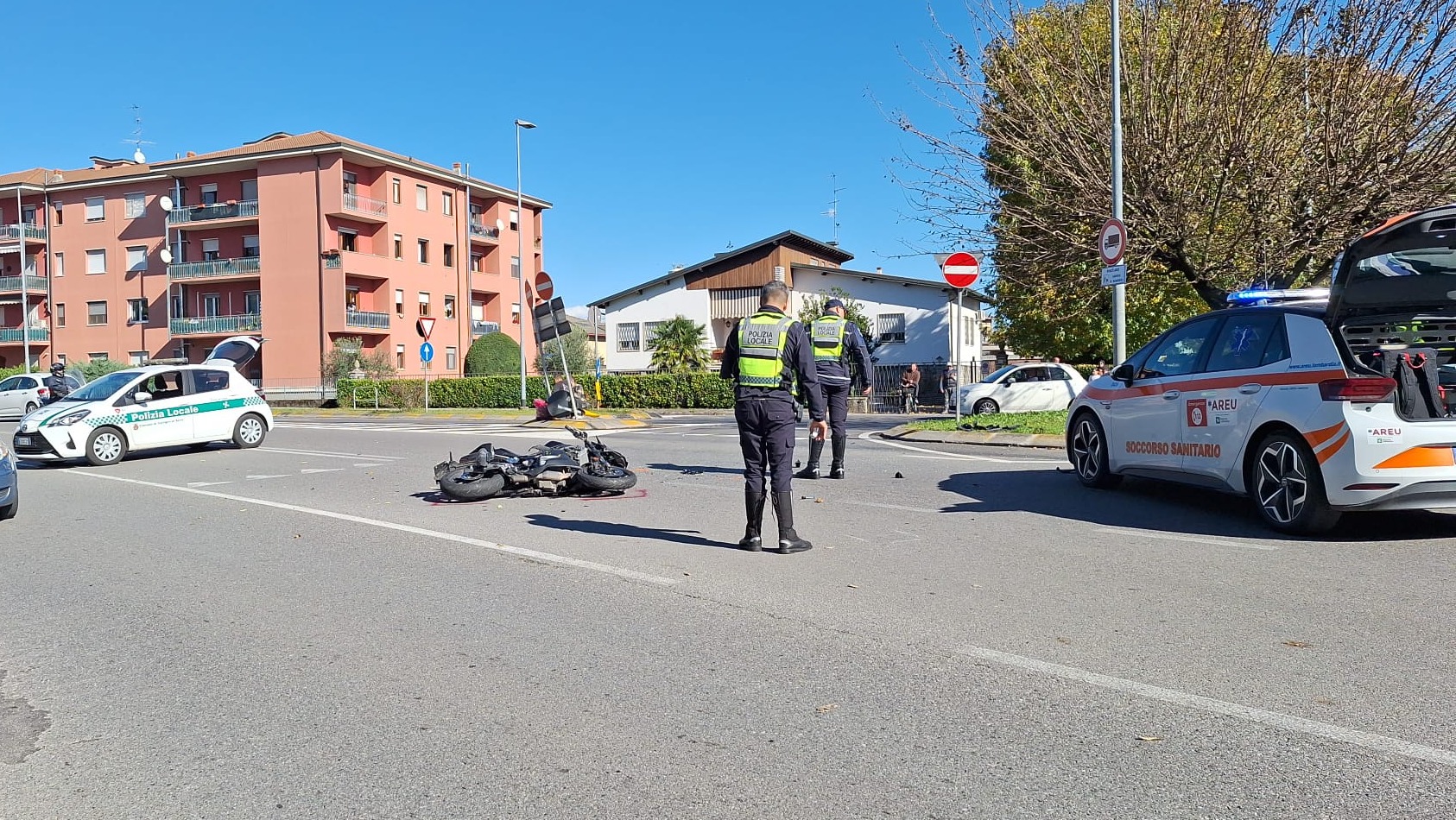 Moto contro auto in via Bergamo, gravissimo 19enne - Prima Treviglio