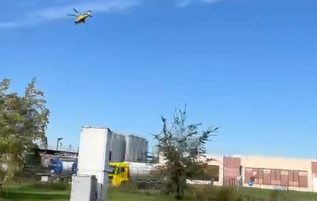 Operaio “prende la scossa” alla Galbani, arriva l’elisoccorso