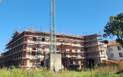 Villa Calvi, la storia infinita: messa in vendita per 480mila euro