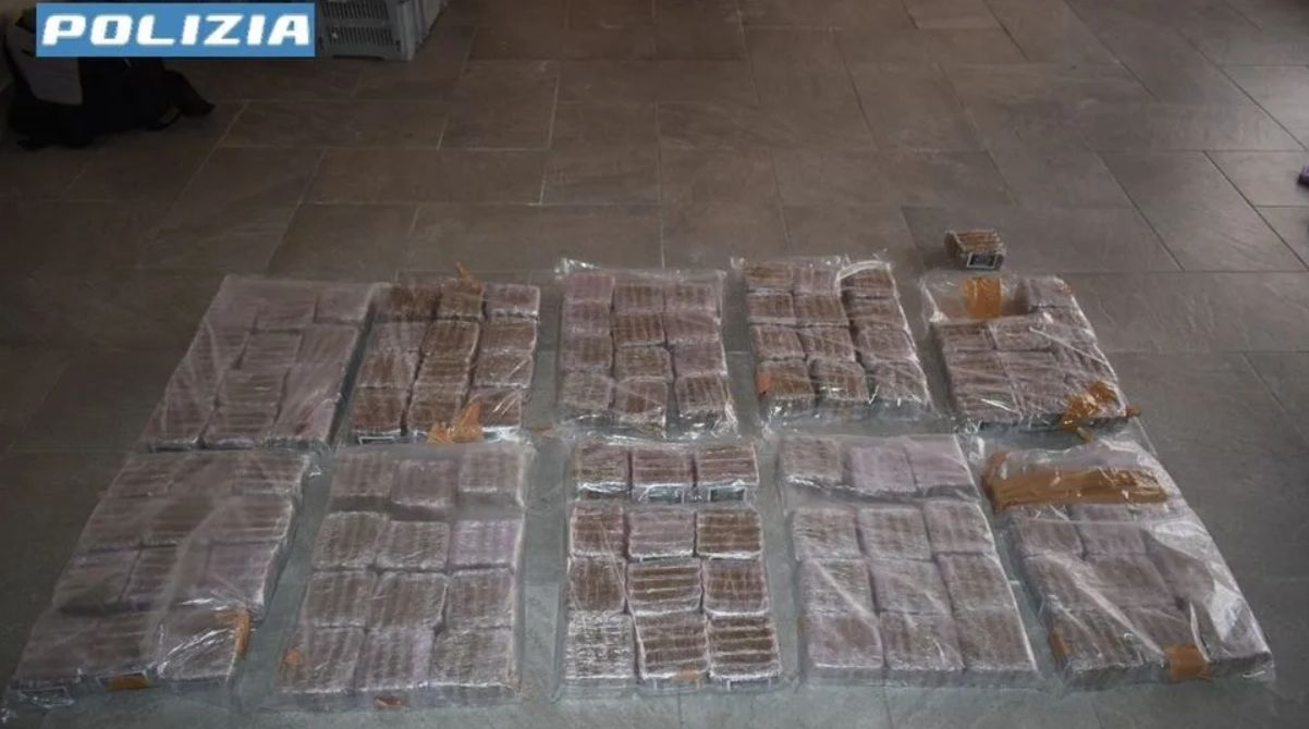 Smantellata una rete di spaccio nella Bassa: sequestrati 110 kg di hashish