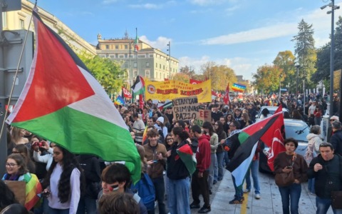 In 10mila al corteo per lo sciopero generale: Bergamo scende in strada per Gaza